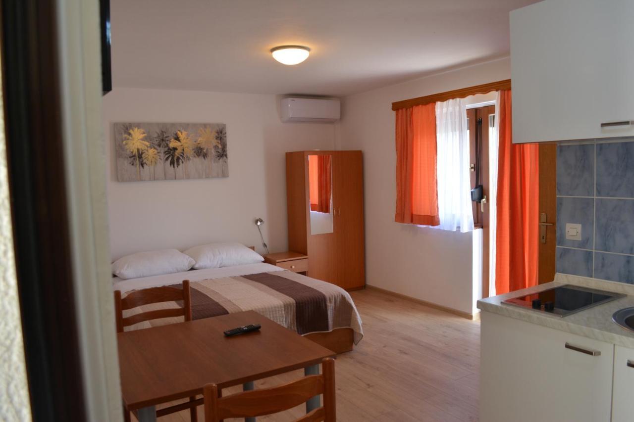 Guesthouse Andja Smoljanac Exteriör bild