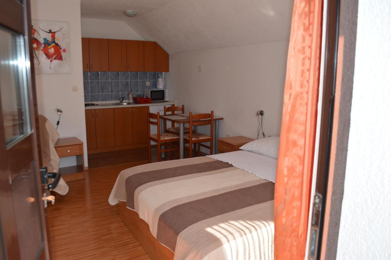 Guesthouse Andja Smoljanac Exteriör bild